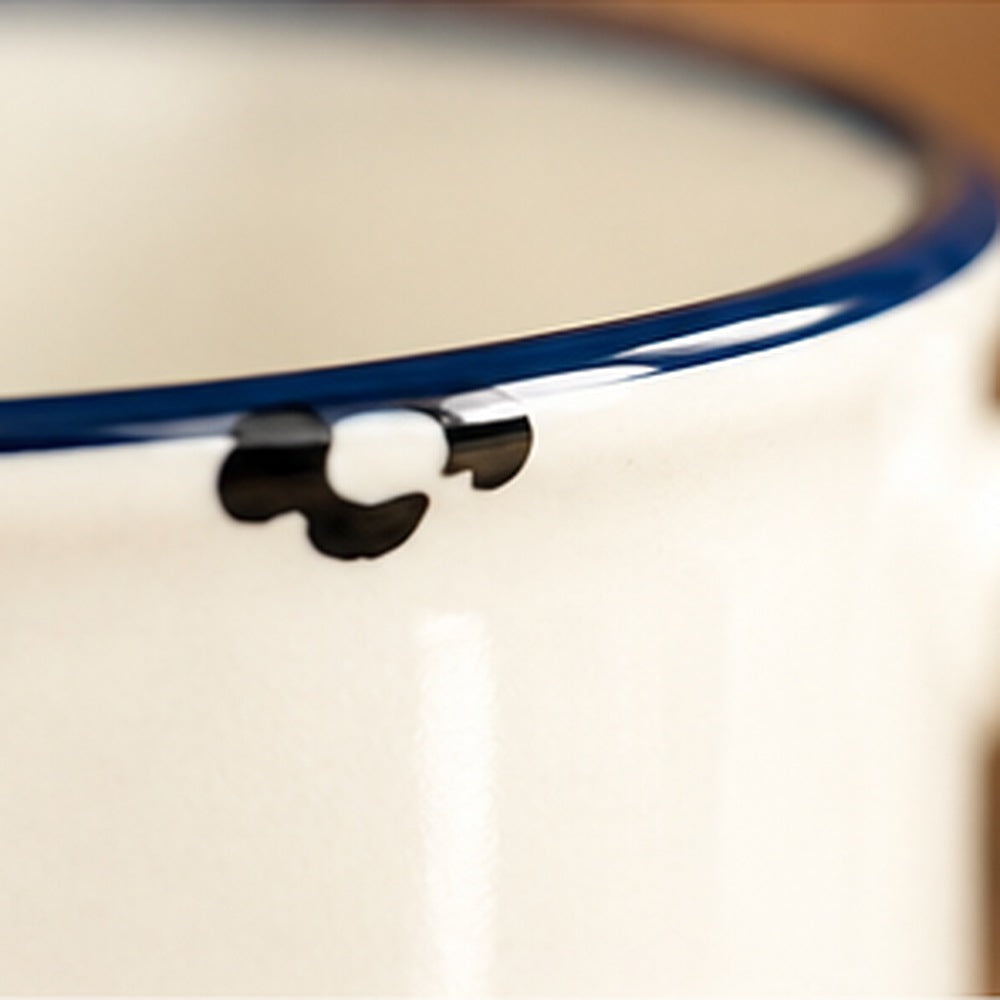 Detail Rand mit Rostflecken