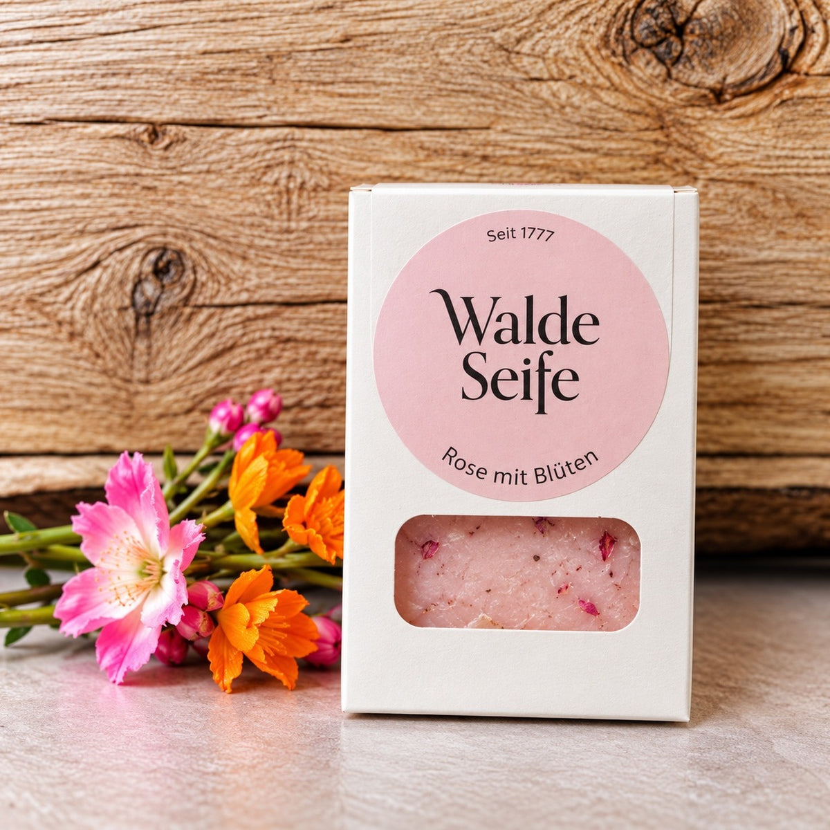 Rosenseife mit Blüten handgeschöpft 100g